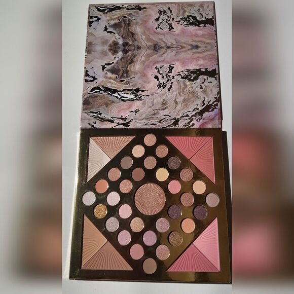 Nicole Miller Blushing Nudes All Over Face" palette New and‎ Unused - Picture 5 of 5